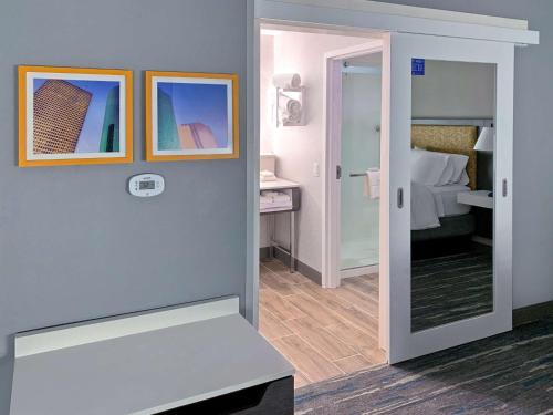 Hampton Inn & Suites Houston East Beltway 8 Tx - image 6