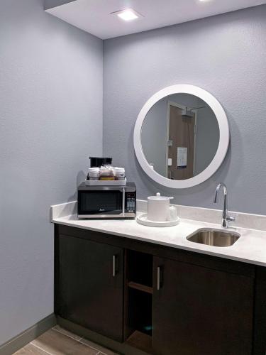 Hampton Inn & Suites Houston East Beltway 8 Tx - image 12
