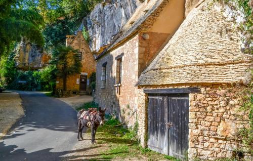 外部景觀, Cozy Home In Montignac With Kitchenette in 蒙提尼亞克
