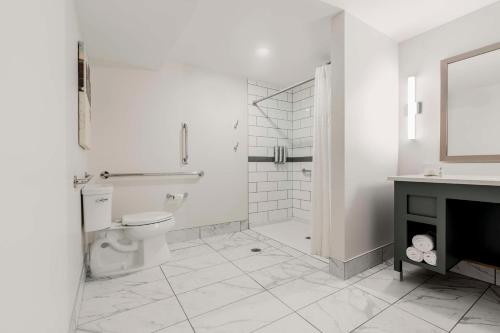 Hotel Elkhart, Tapestry Collection By Hilton