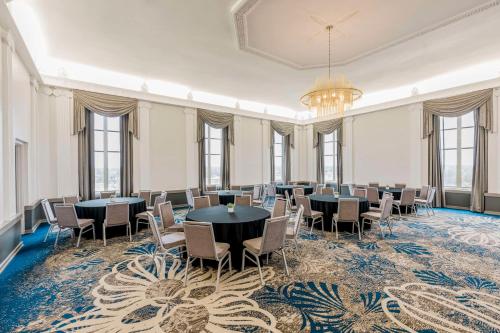 Hotel Elkhart, Tapestry Collection By Hilton