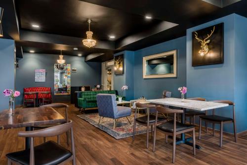 Hotel Elkhart Tapestry Collection By Hilton - image 7