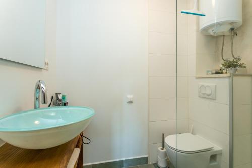 Seaside holiday house Kastel Novi Kastela - 22292 - image 2