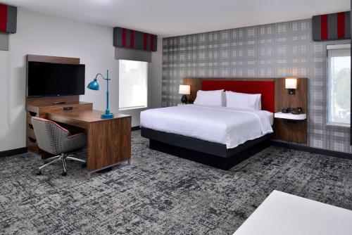 Hampton Inn & Suites Greensboro Downtown Nc - image 12