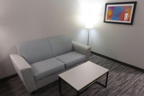 1 king bed, 1 sofa bed