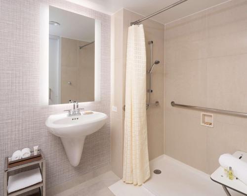 Queen Room - Mobility Accessible with Shower