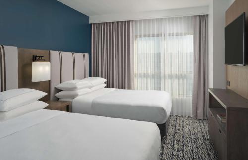 2 twin beds