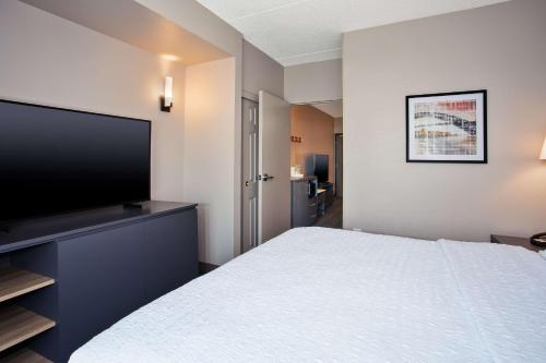 Hampton Inn & Suites By Hilton- Newark Airport Elizabeth