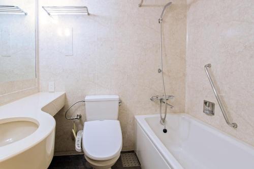 Standard Double Room - Non-Smoking image 4