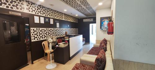 Stayz Inn Hotels - T nagar Chennai Near Pondy Bazzar