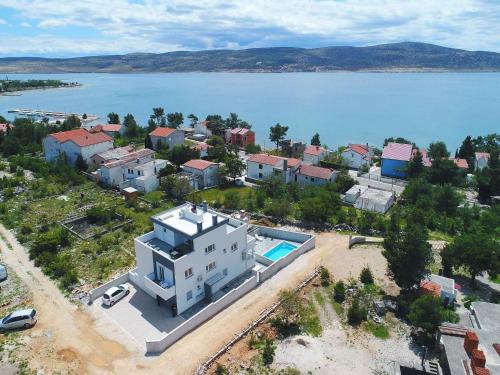 Apartments in Starigrad-Paklenica 41220