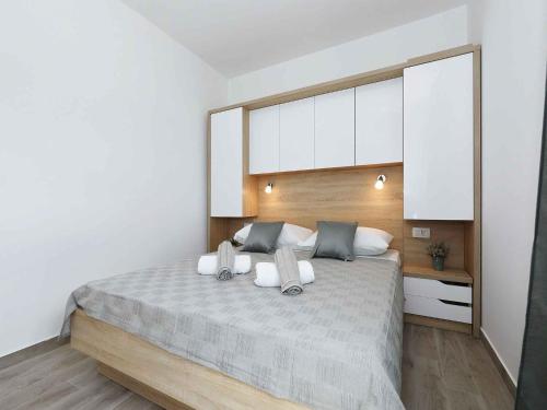 Apartments in Starigrad-Paklenica 41220