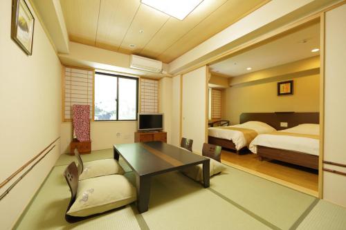 Twin Room with Tatami Area - Non Smoking