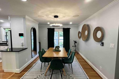 Bluebird Abode Stand Alone House 3 Bed 2 Full Bath in Chattanooga, USA