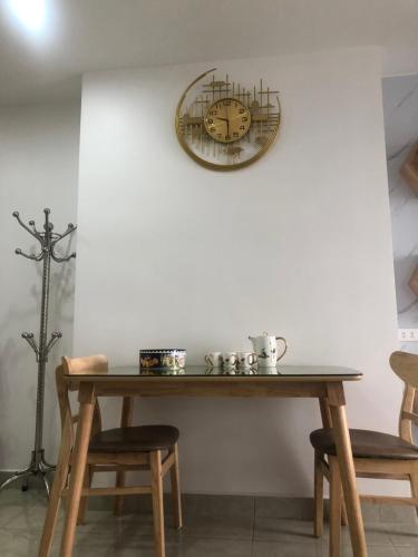 Apartment with Balcony image 4