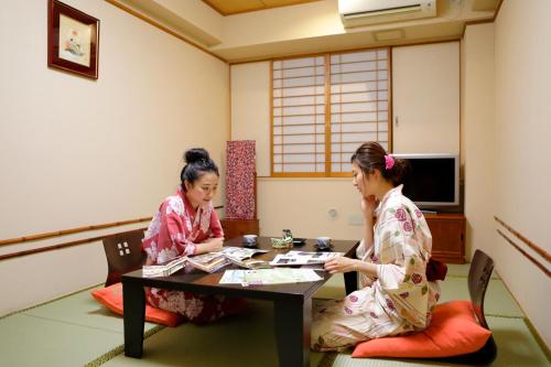 room detail thumbnail 1