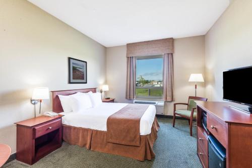 Super 8 by Wyndham Windsor NS Room Type - Queen Room - Disability Access - Non-Smoking