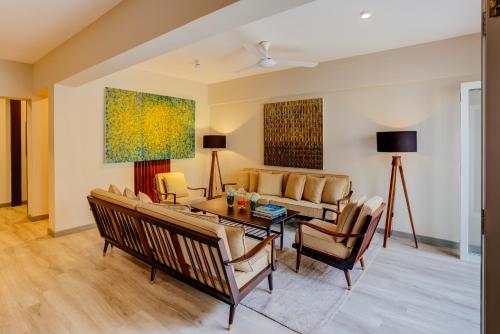 Superior King Room image 2