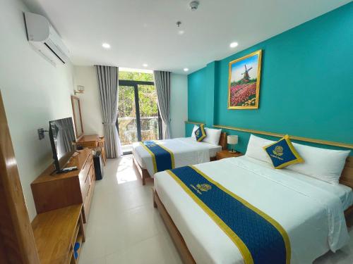 room detail thumbnail 1