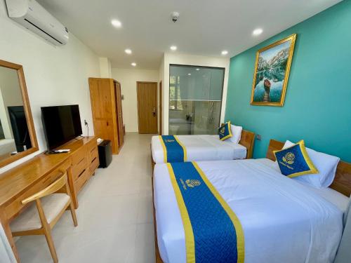 room detail thumbnail 1