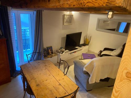 Maison de village de 1802, fraîchement rénovée à Beauvezer 04370 (Maison de village de 1802, fraichement renovee a Beauvezer 04370) in Beauvezer