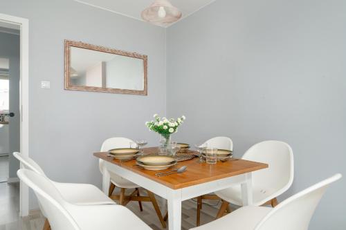 Family Apartments Osiedle Rusa by Renters - main image