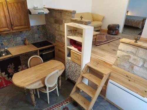 Superbe appartement dans charmant corps de ferme in อูรี