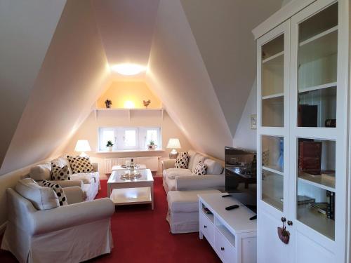fewo1846 - Villa Royal - elegante Wohnung in Jugendstilvilla 215m von Marienstraße entfernt