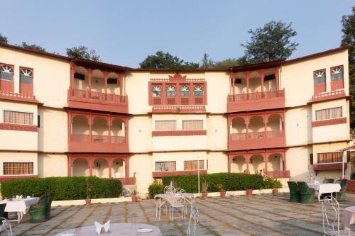 Treebo Trend Hotel Kumbhal Castle 2 Km From Kumbalgarh Fort