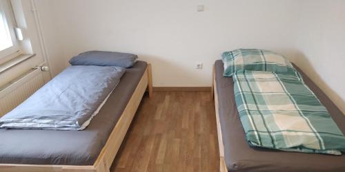 Unterkunft Heidenheim - kostenfreie Parkplätze, WLAN, eigene Küche, große Zimmer