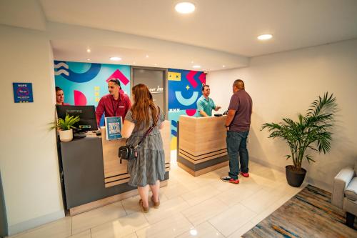 Lobby, Howard Johnson by Wyndham Orlando Lake Buena Vista South in Disney Maingate - Celebration Area