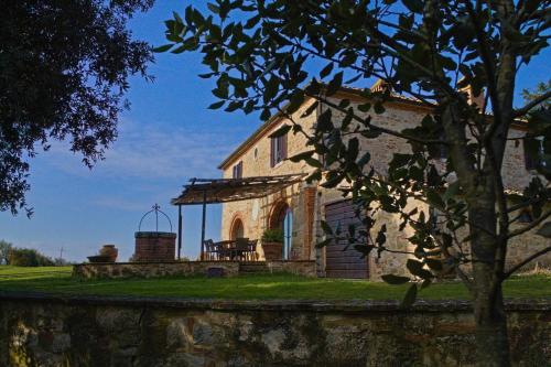 Podere Viepri - Villa in esclusiva nei Colli Senesi con Vasca idromassaggio