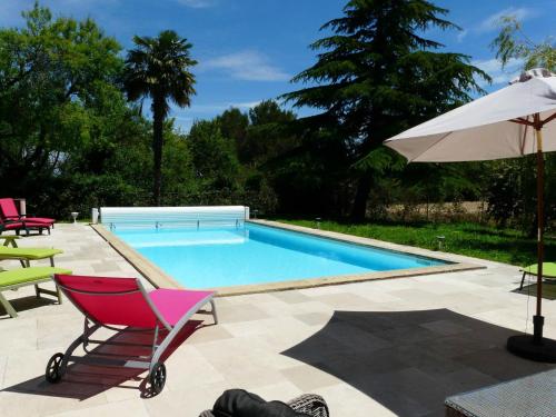 typical provencal mas with pool, a little corner of paradise with view of sainte victoire, close to aix en provence, sleeps 10.