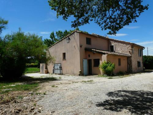 typical provencal mas with pool, a little corner of paradise with view of sainte victoire, close to aix en provence, sleeps 10.