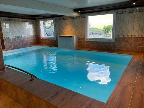 สระว่ายน้ำ, Hotel Le Riquewihr in ริควิ