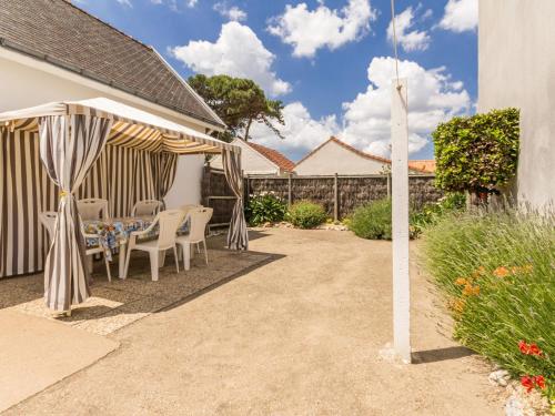 Charmant Gîte Familial à 30m de la Plage avec Cour Fleurie, Proche Commerces et Pêche à Pied - FR-1-306-833 - Location saisonnière - La Bernerie-en-Retz