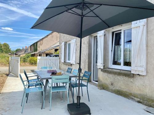 Gîte Le Gavre, 6 pièces, 10 personnes - FR-1-306-1223 (Maison de vacances spacieuse pres de la foret, avec jardin, cheminee, wifi, et equipements de loisir) in Le Gavre