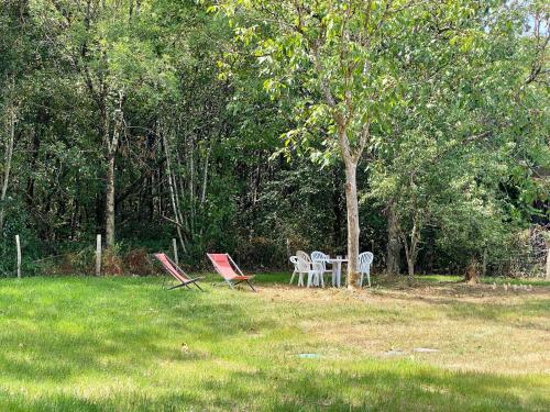 Gîte Le Gavre, 6 pièces, 10 personnes - FR-1-306-1223 (Maison de vacances spacieuse pres de la foret, avec jardin, cheminee, wifi, et equipements de loisir) in Le Gavre