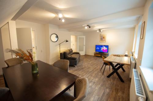 Queensize Bett & Netflix zentral, Idar-Oberstein