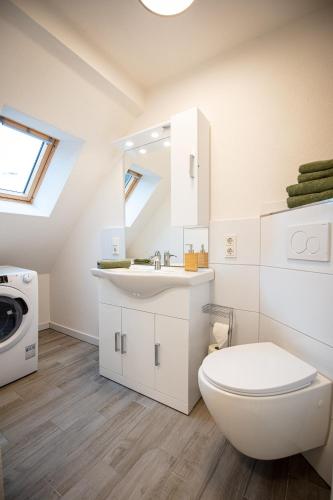 Queensize Bett & Netflix zentral, Idar-Oberstein (foto 2)