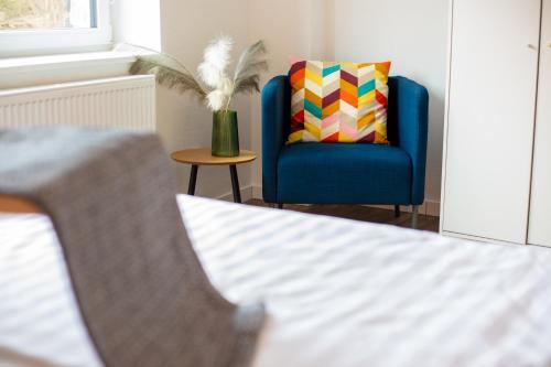 Queensize Bett & Netflix zentral, Idar-Oberstein (fotografie 9)