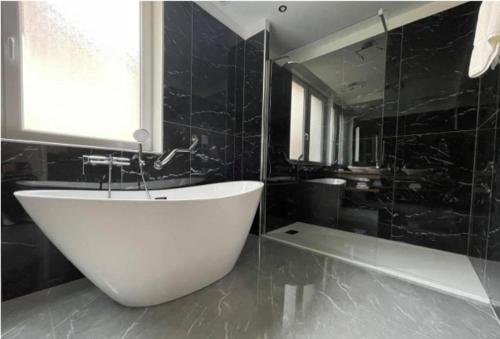 Logis Hotel & Restaurant - Le Mouton Blanc in Cambrai