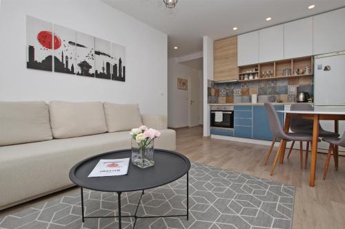 Morich apartment in the heart of Old town with garden