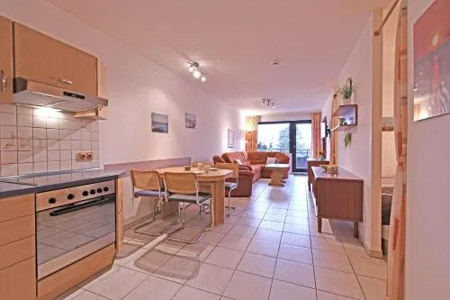 RES 314 - Residenz - Teilseeblick in Scharbeutz, Deutschland