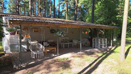 Kempings Ezerpriedes in Burtnieki