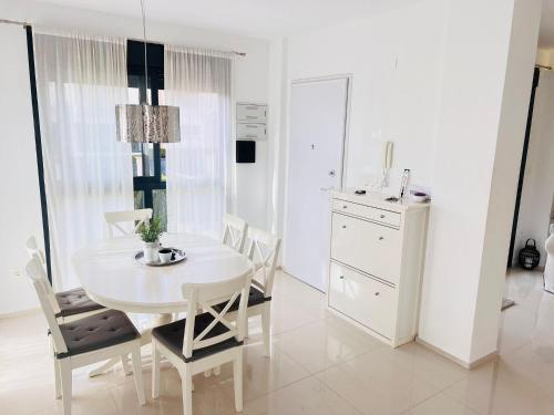 Three-Bedroom Villa image 10