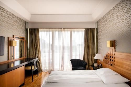 Hotel Aurora - image 11