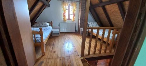 Brvnara za odmor Tara in Zaugline