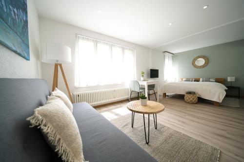 Bijou Studio with Ambiance near Lake in Faulensee, Schweiz