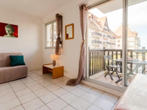 Apartment Les Normandieres-11 by Interhome in Plaža Cabourg